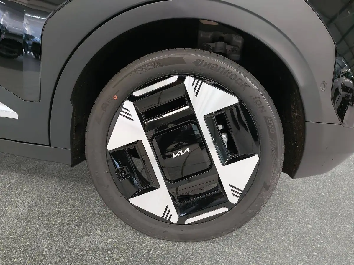 KIA EV3 81.4 KWH EARTH MJ26 WINTER BUSIN. UPGRADE DRIVEWISE-PARK DESIGN SOUND