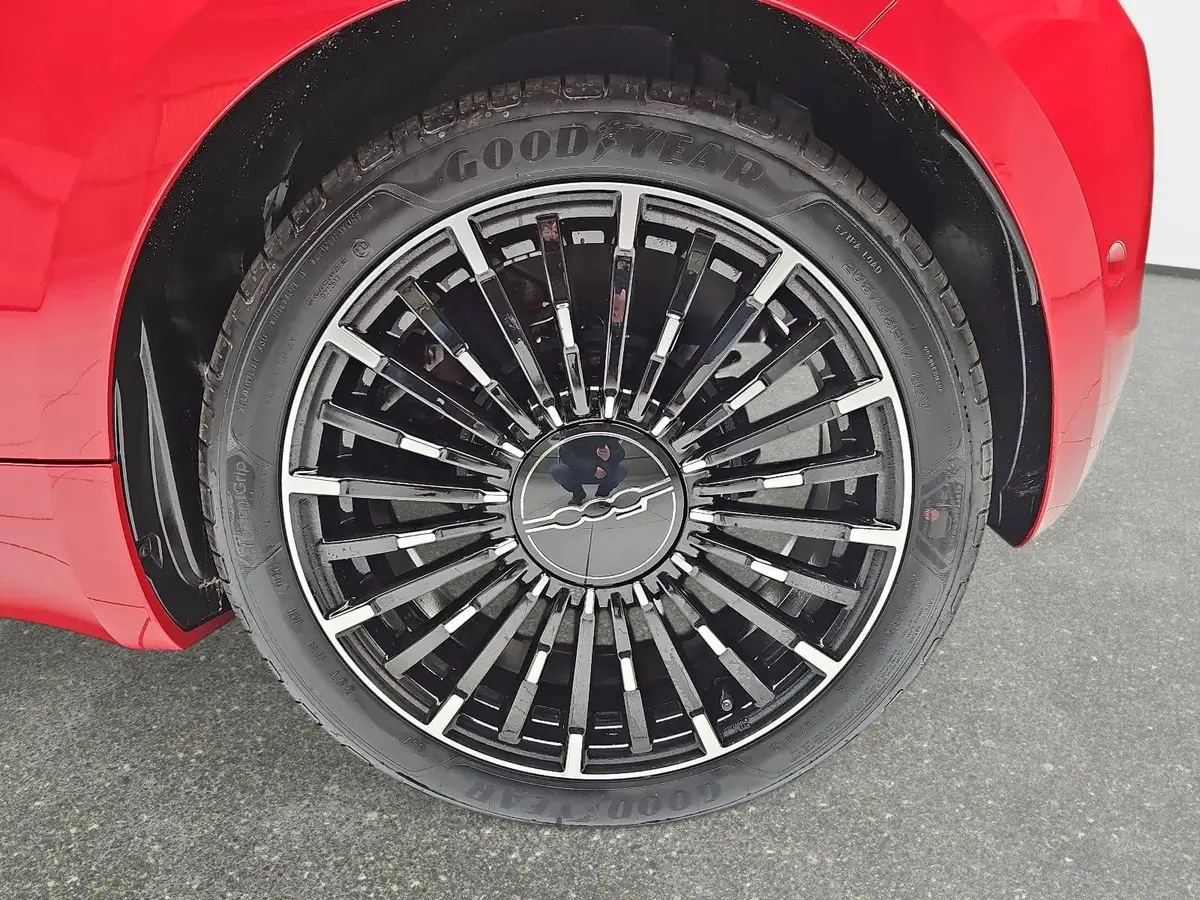 FIAT 500E ELEKTRO 42 KWH LA PRIMA