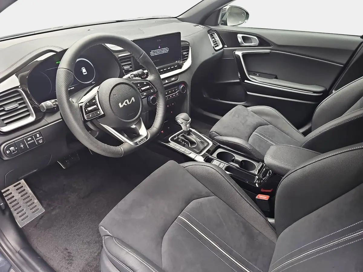 KIA XCEED 1.6 T-GDI 180 DCT GT-LINE MJ26 LEDER GLASDACH