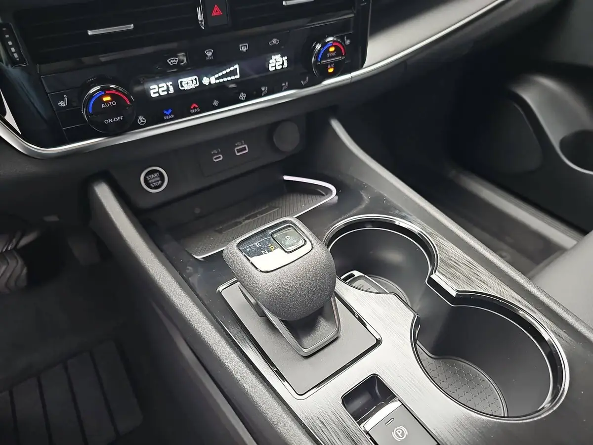 NISSAN X-TRAIL 1.5 VC-T MHEV AUTO. N-CONNECTA 19ZOLL HEAD-UP VOLL-LED