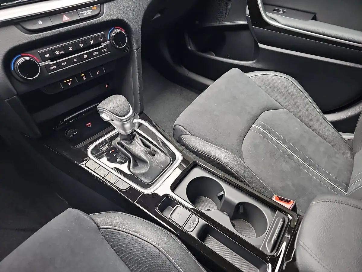 KIA XCEED 1.6 T-GDI 180 DCT GT-LINE MJ26 LEDER GLASDACH