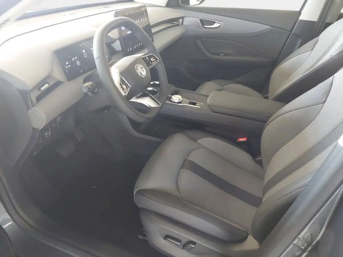 MG S5 EV 64 KWH MY25 LUXURY