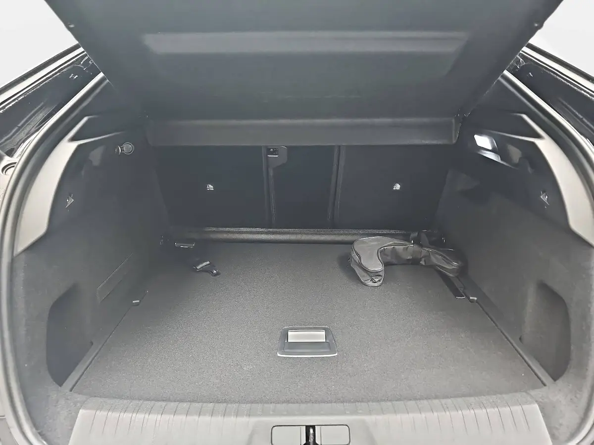 PEUGEOT 3008 1.2 HYBRID 145 E-DSC6 GT NAVI KLIMA LED AHK LM19