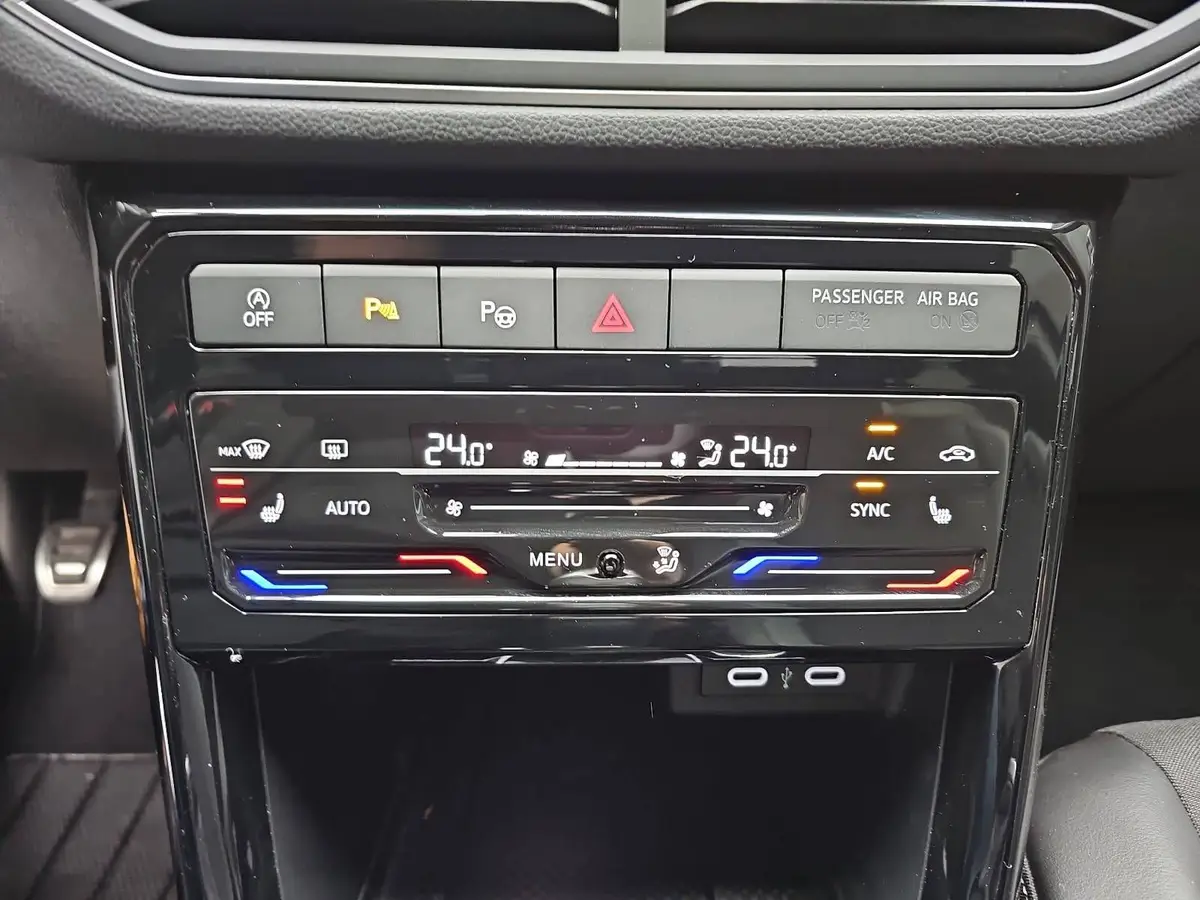 VW T-CROSS 1.0 TSI GOAL NAVI LED KLIMAAUTO ACC P-ASSIST WINTE