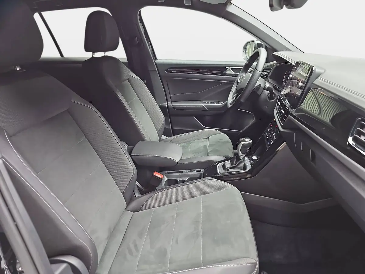 VW T-ROC 1.5 TSI DSG R-LINE NAVI KLIMA LED KAMERA WINTER AH