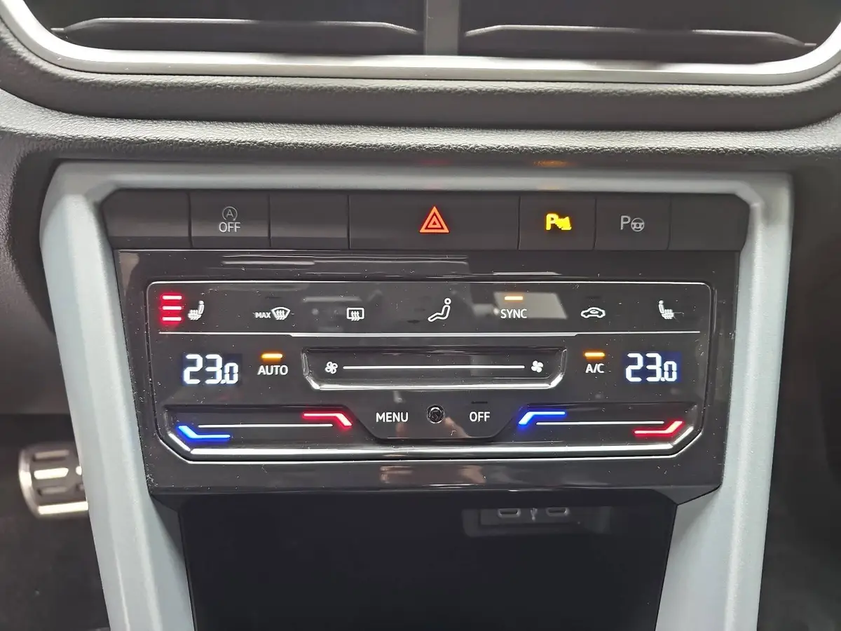 VW T-ROC 1.5 TSI DSG GOAL NAVI LED KLIMAAUTO ACC KAMERA AHK