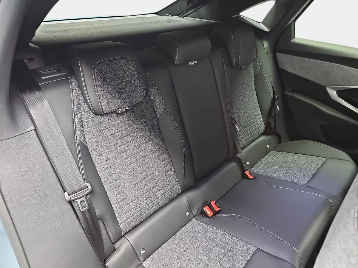 PEUGEOT 3008 1.2 HYBRID 145 E-DSC6 ALLURE LED DAB WINTER AHK LM