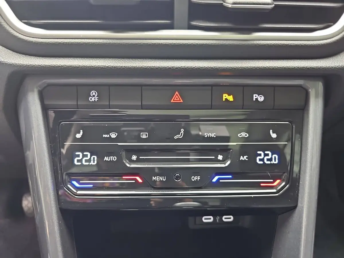 VW T-ROC 1.0 TSI STYLE NAVI ACC P-ASSIST