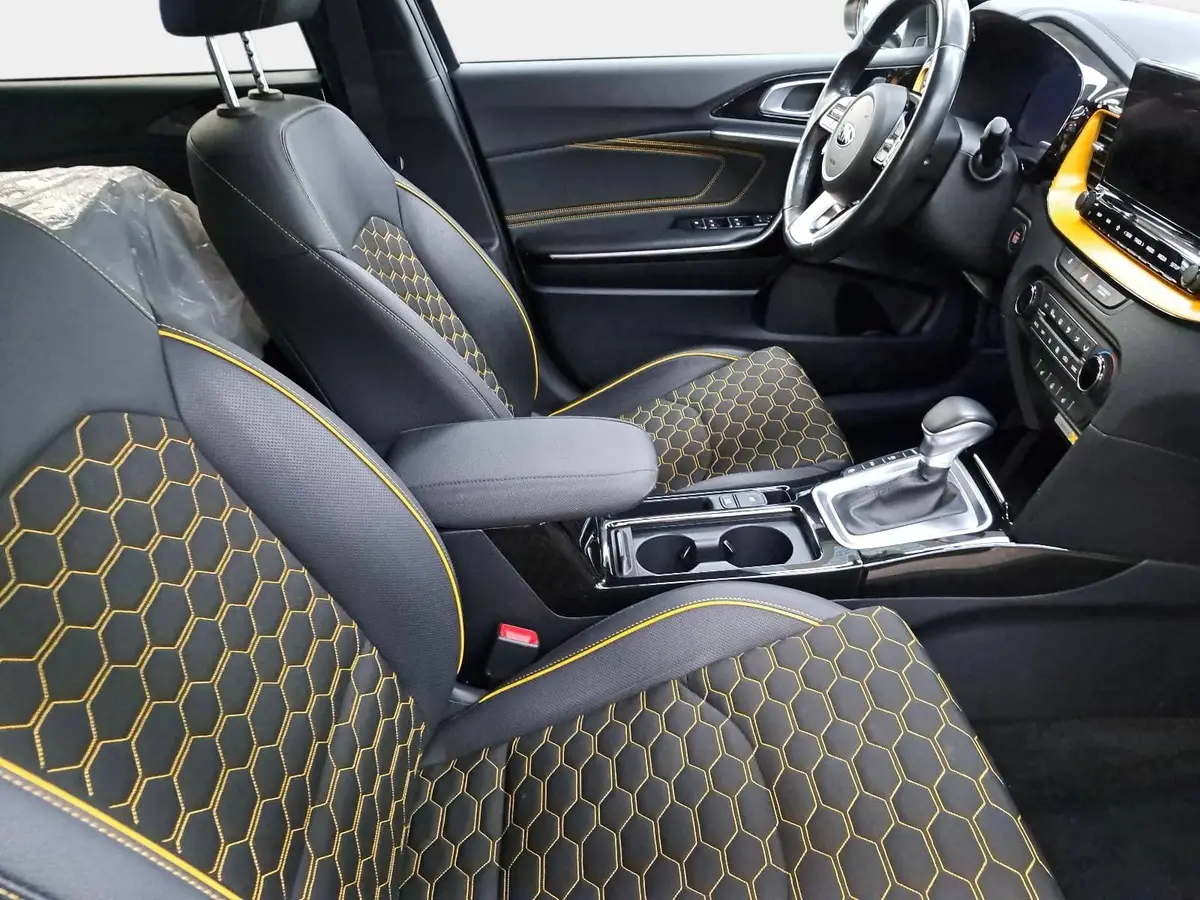 KIA XCEED 1.6 CRDI DCT LAUNCH ACC WINTER P-ASSIST