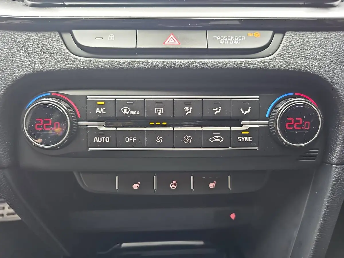 KIA PROCEED 1.5 T-GDI DCT7 GT LINE TECHNOLOGIE GLASDACH PERFORMANCE LEDER
