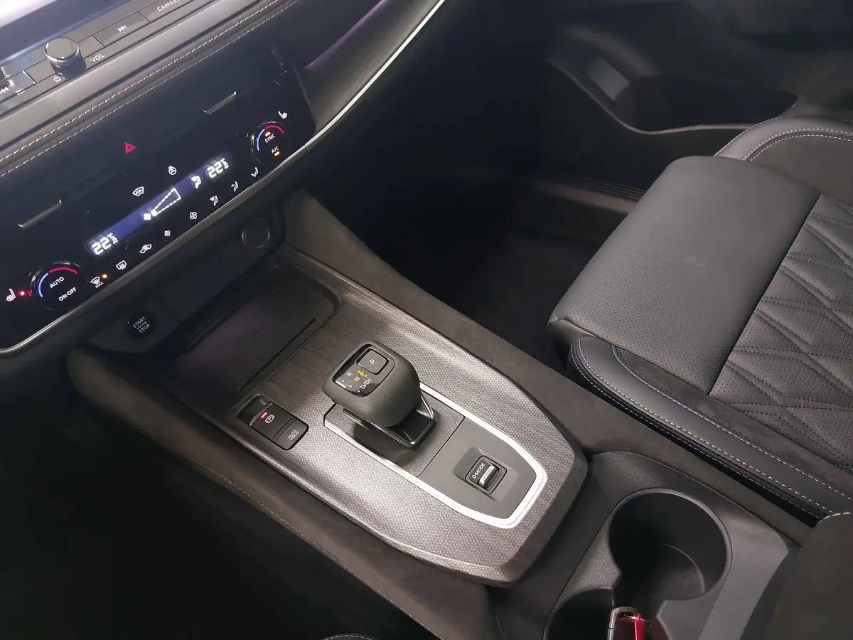 NISSAN QASHQAI 1.3 DIG-T MHEV AUTO. TEKNA PREMIUM PAKET 2-FARBEN