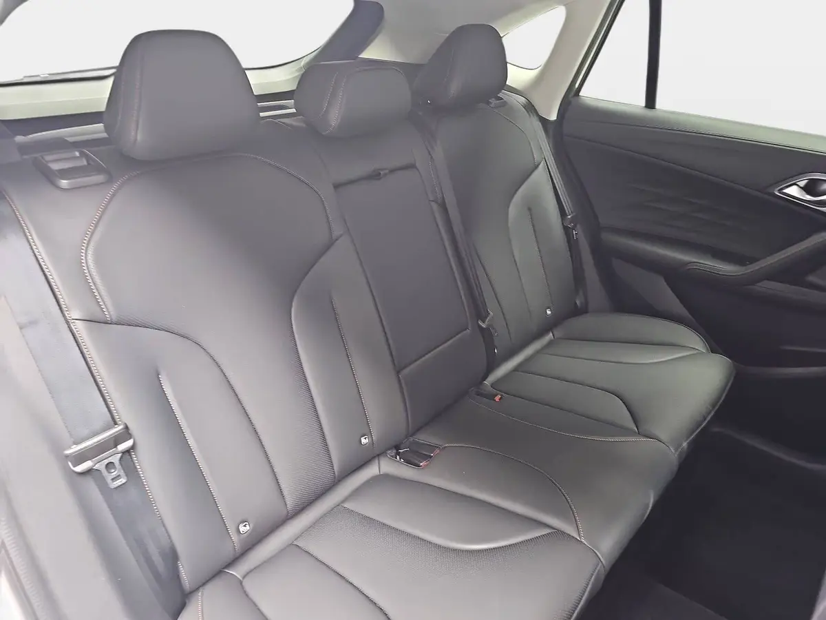 MG HS 1.5 HYBRID+ MY25.5 LUXURY LEDER 360-GRAD-KAMERA 19-ZOLL-LM