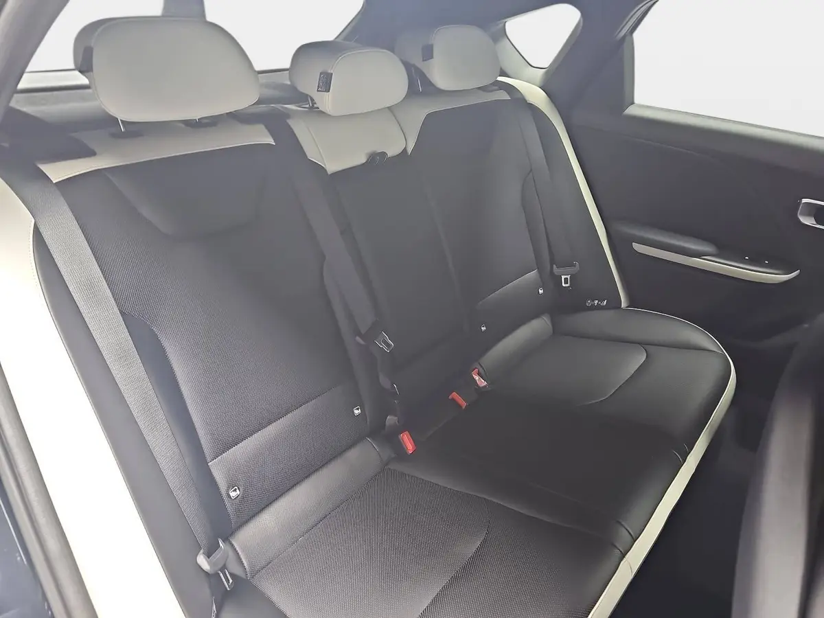 KIA K4 1.6 T-GDI 180 PS DCT7 GT-LINE MJ26 DRIVEWISE-PARK-PRO SITZ SOUND DESIGN GLASDACH