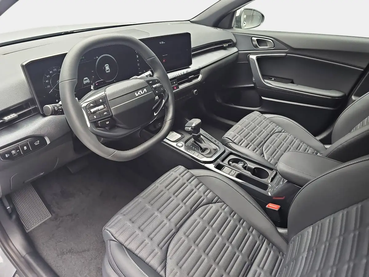 KIA XCEED 1.6 T-GDI 180 DCT SPIRIT MJ27 SOUND SITZ ADVANCED