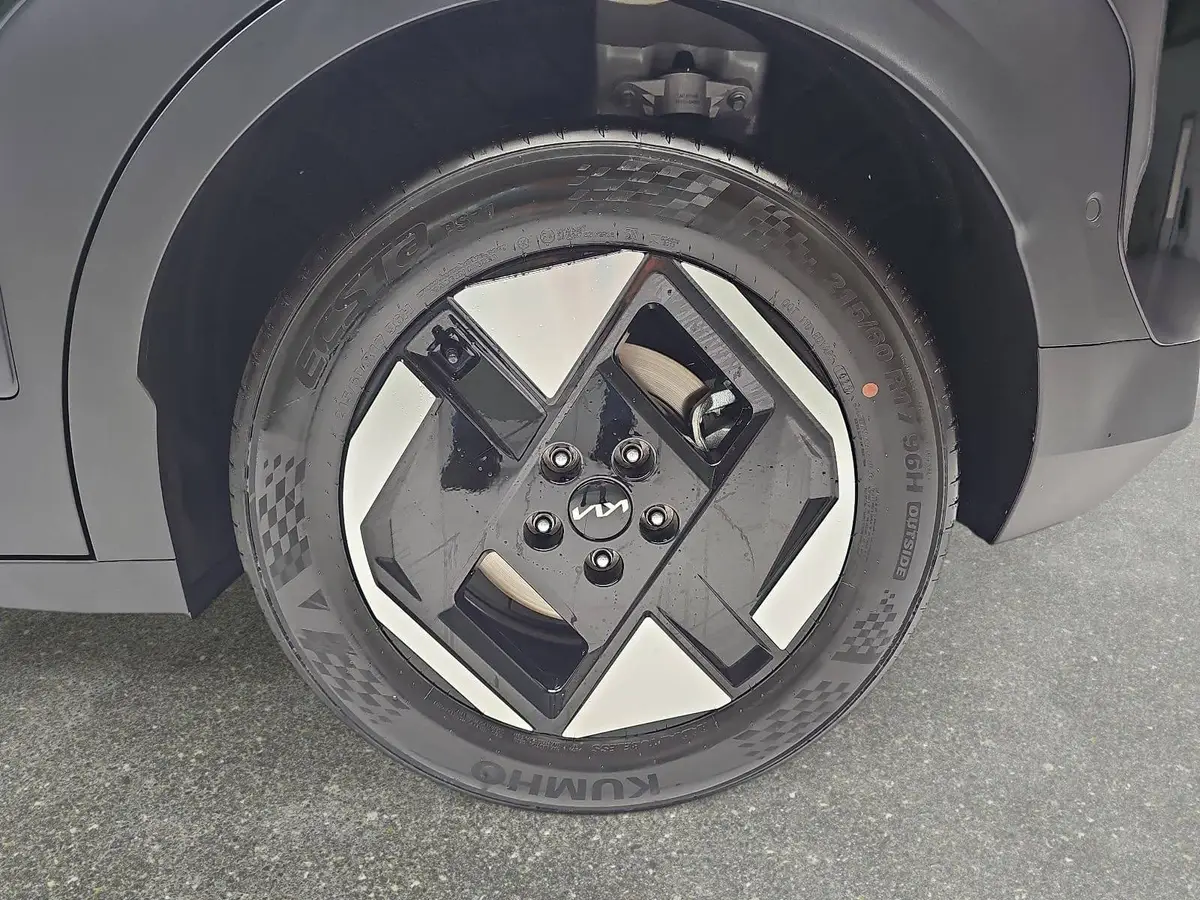 KIA EV3 81.4 KWH EARTH MJ27 WINTER-CONNECT BUSINESS UPGRADE DRIVEWISE-PARK