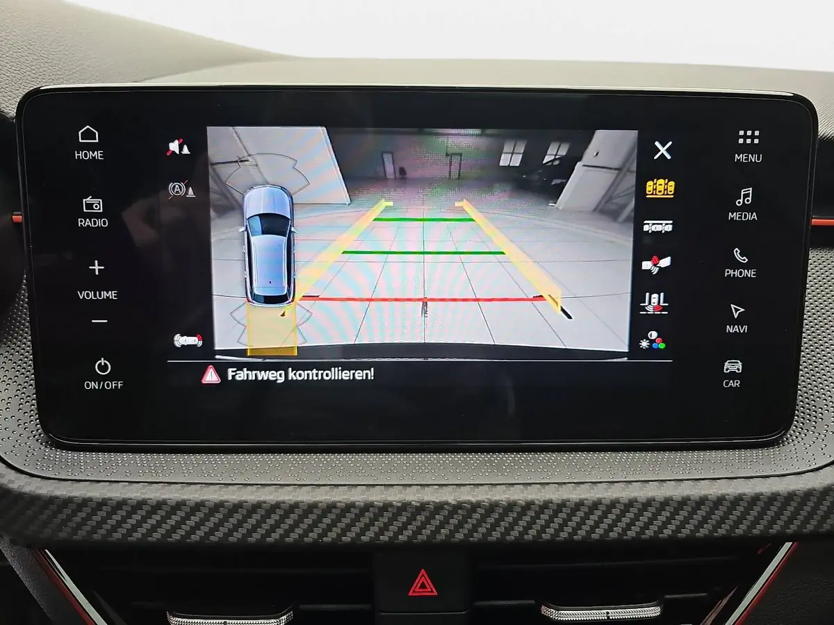 SKODA KAMIQ 1.5 TSI DSG MONTE CARLO NAVI MATRIX-LED PANO WINTE