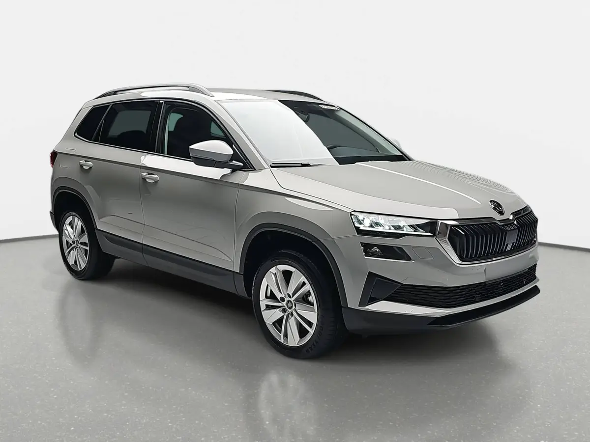SKODA KAROQ 1.5 TSI DSG SELECTION NAVI LED ACC WINTER KAMERA A