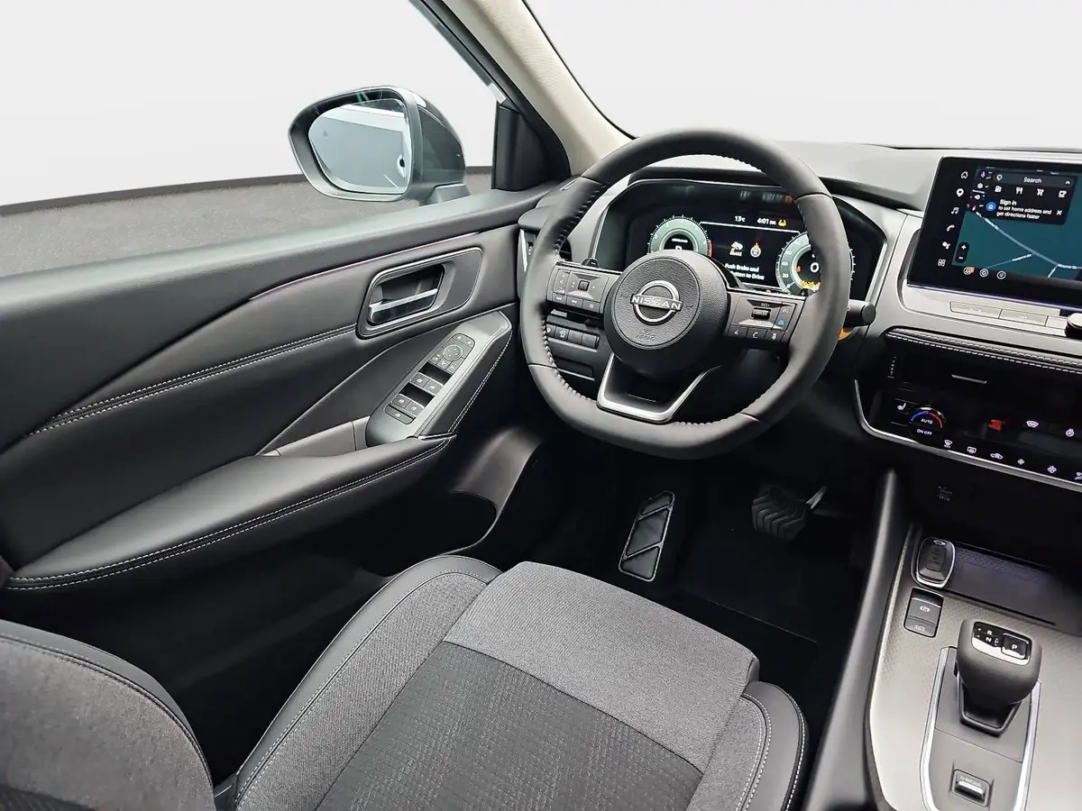 NISSAN QASHQAI 1.3 DIG-T XTRONIC N-CONNECTA PANO WINTER