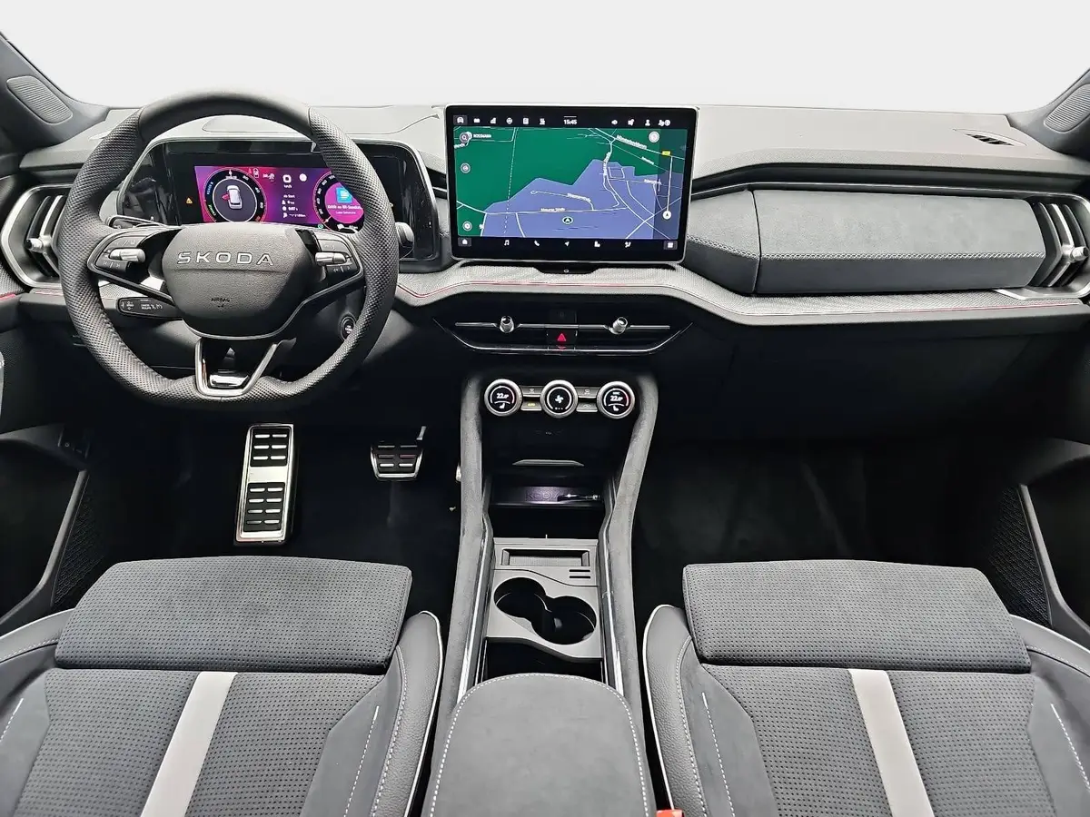 SKODA KODIAQ 1.5 TSI DSG IV PHEV SPORTLINE AHK PANO LM