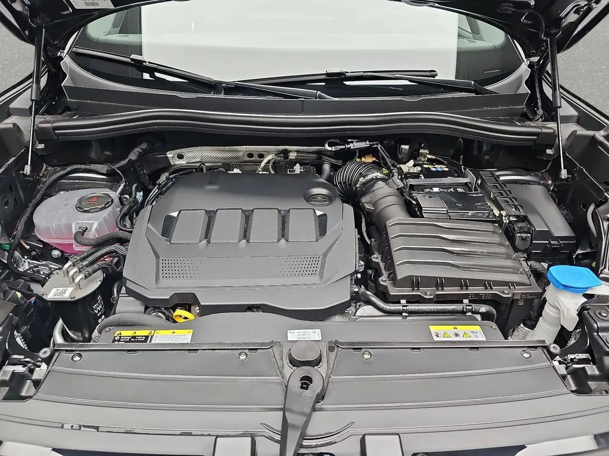 VW TIGUAN 2.0 TDI DSG R-LINE NAVI LED PANO