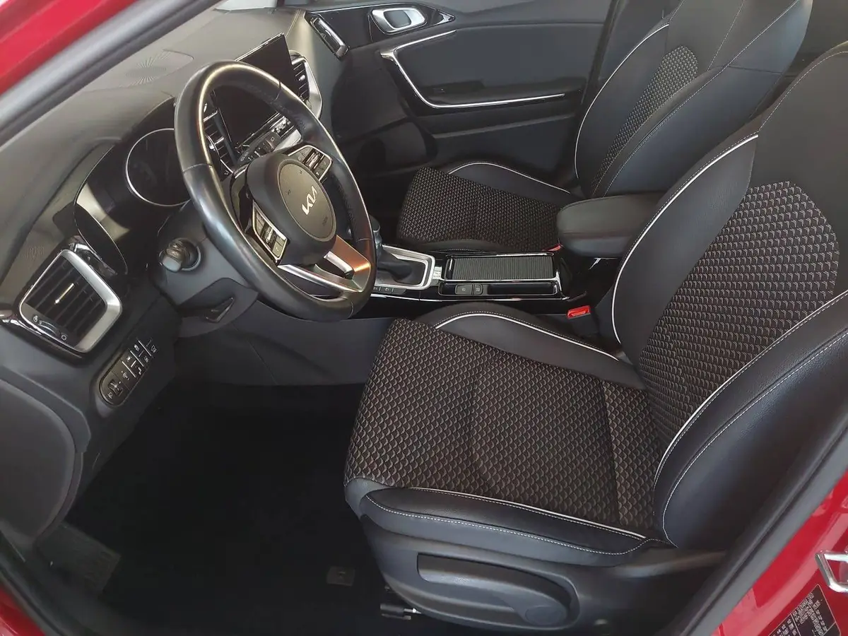 KIA XCEED 1.5 T-GDI DCT7 SPIRIT NAVI XCLUSIVE AHK ALLWETTER