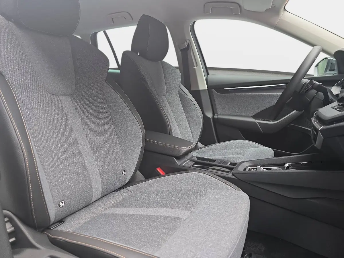 SKODA OCTAVIA COMBI 2.0 TDI DSG SELECTION NAVI LED ACC WINTER KAMERA A