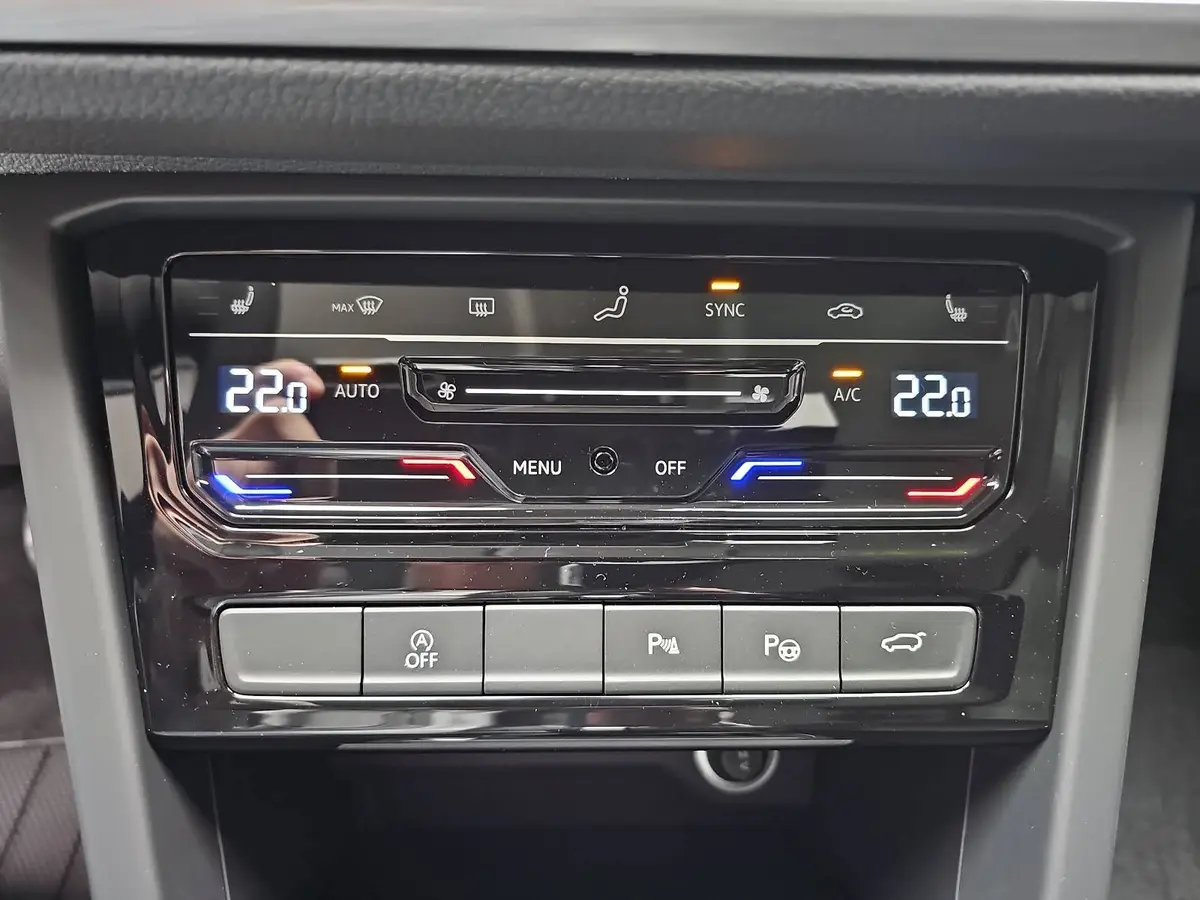 VW TOURAN 1.5 TSI DSG COMFORTLINE NAVI LED ACC WINTER KAMERA