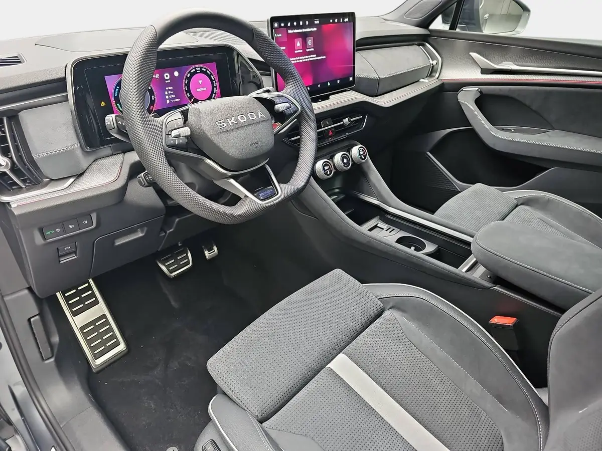 SKODA KODIAQ 1.5 TSI IV PHEV DSG SPORTLINE PANO AHK