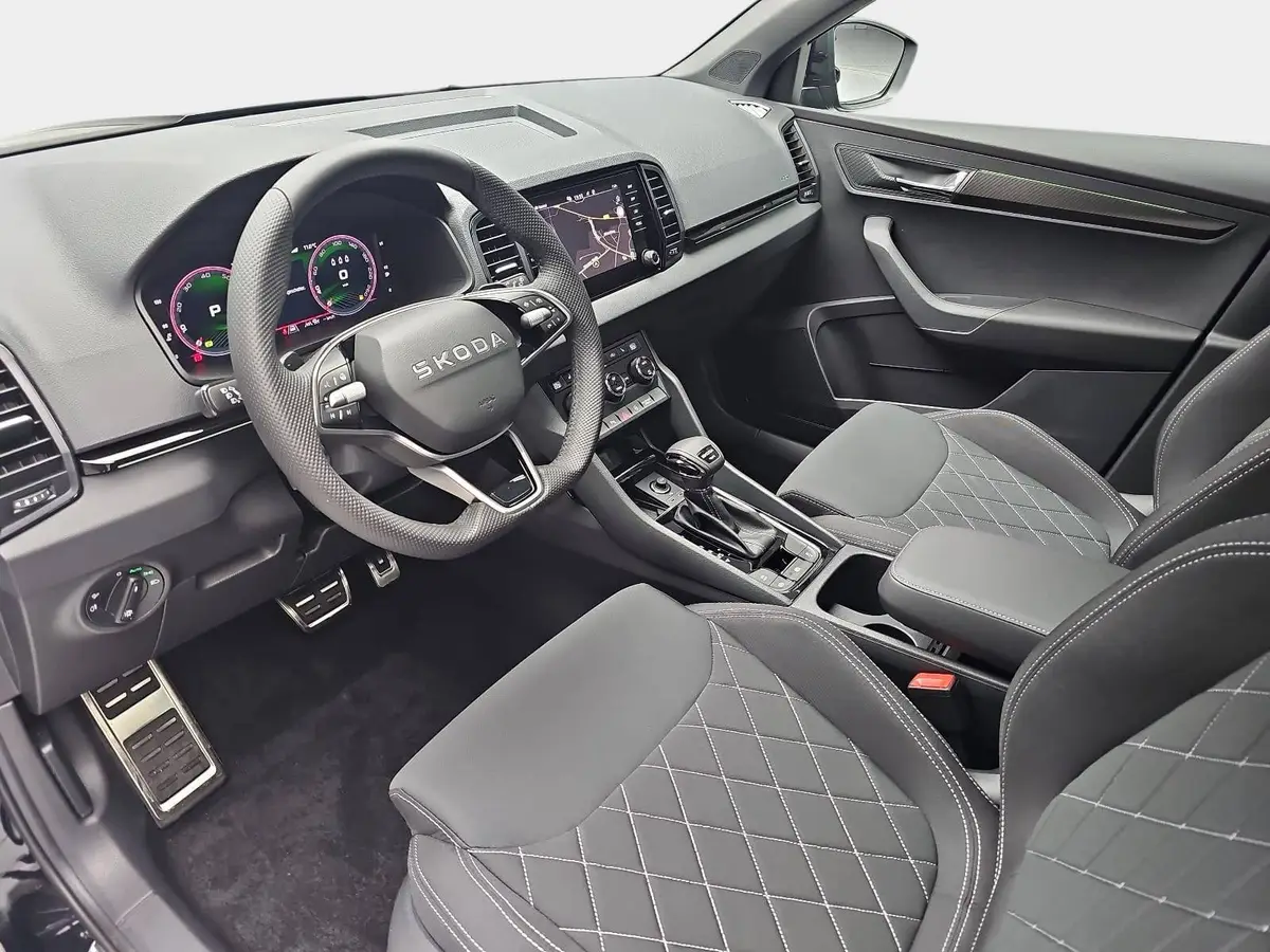 SKODA KAROQ 2.0 TSI DSG SPORTLINE 4X4 AHK PANO