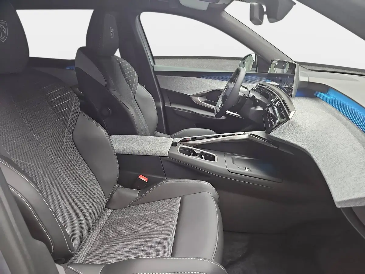 PEUGEOT 5008 1.2 HYBRID 145 E-DSC6 GT KLIMA LED 7-S DAB 360° AH