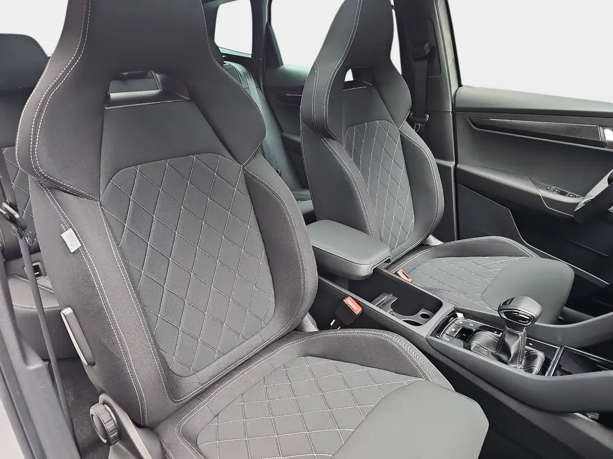 SKODA KAROQ 1.5 TSI DSG SPORTLINE NAVI LED-MATRIX PANO CANTON