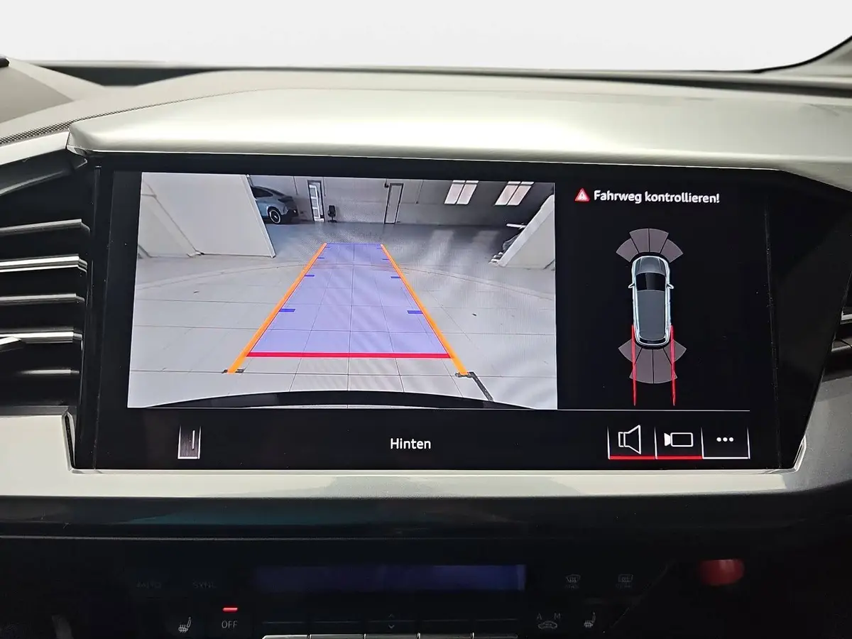 AUDI Q4 E-TRON 45 S-LINE 82KWH LED-MATRIX KAMERA