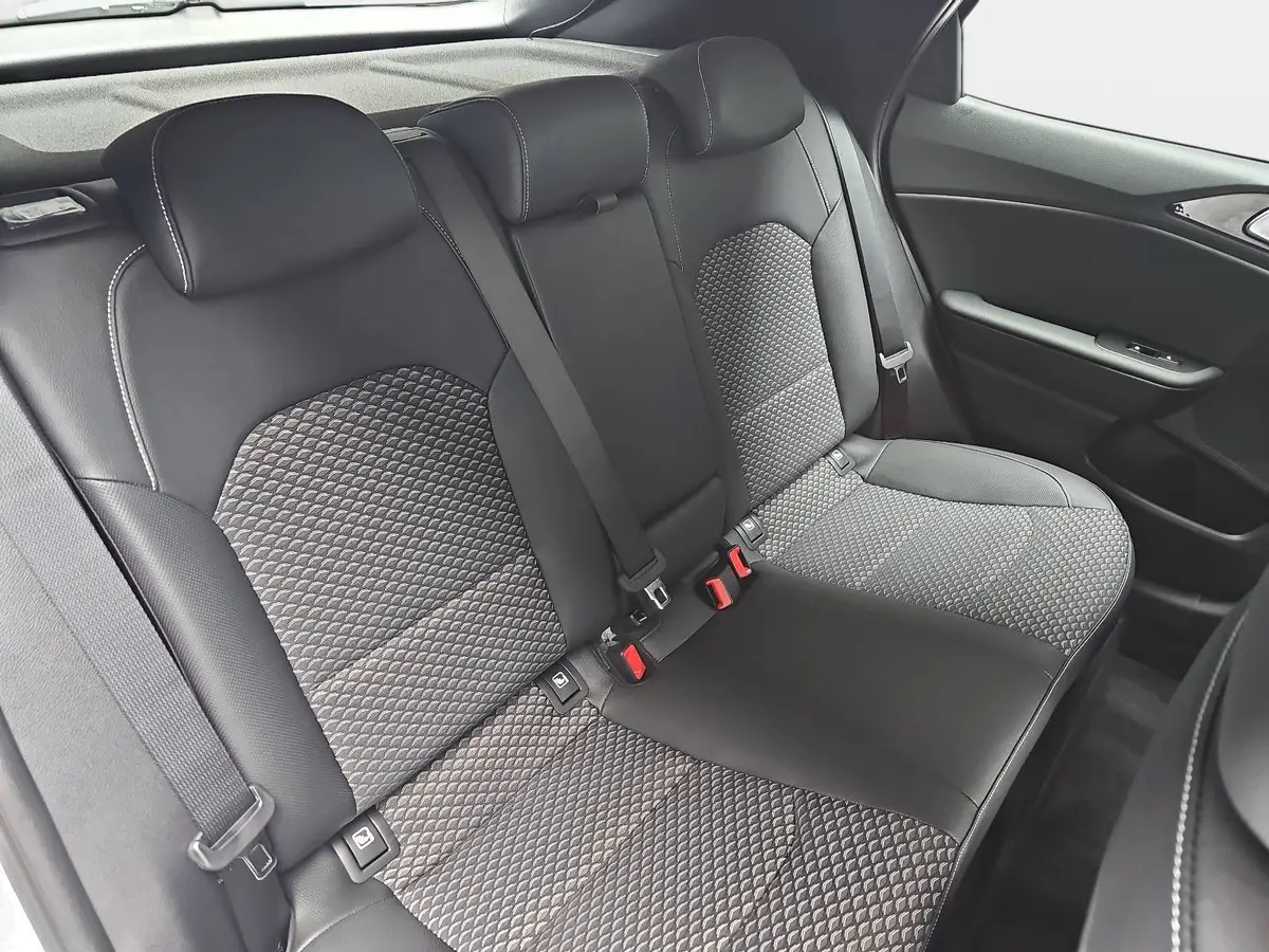 KIA XCEED 1.6 T-GDI 150 DCT SPIRIT MJ26 XCLUSIVE