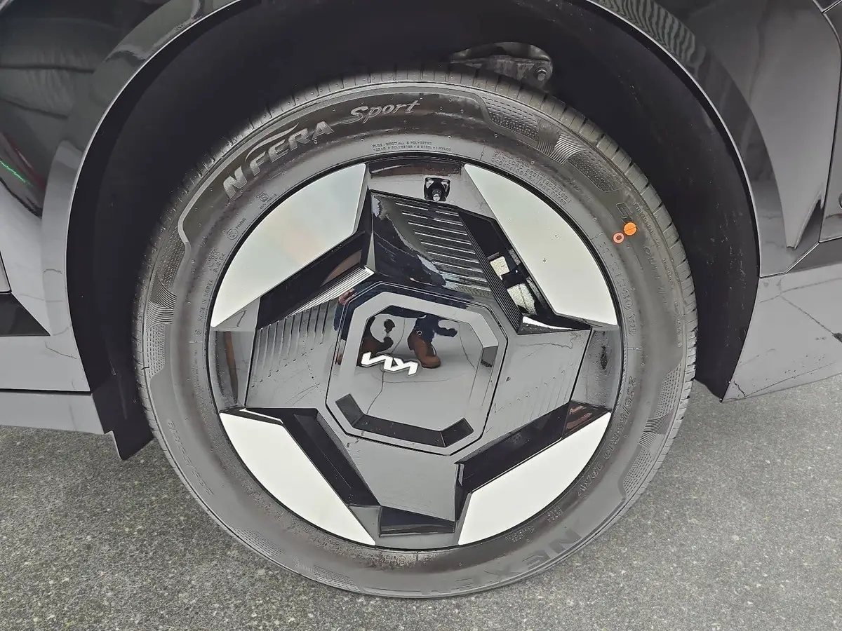 KIA EV5 81.4 KWH EARTH MJ26 DRIVEWISE SOUND LED
