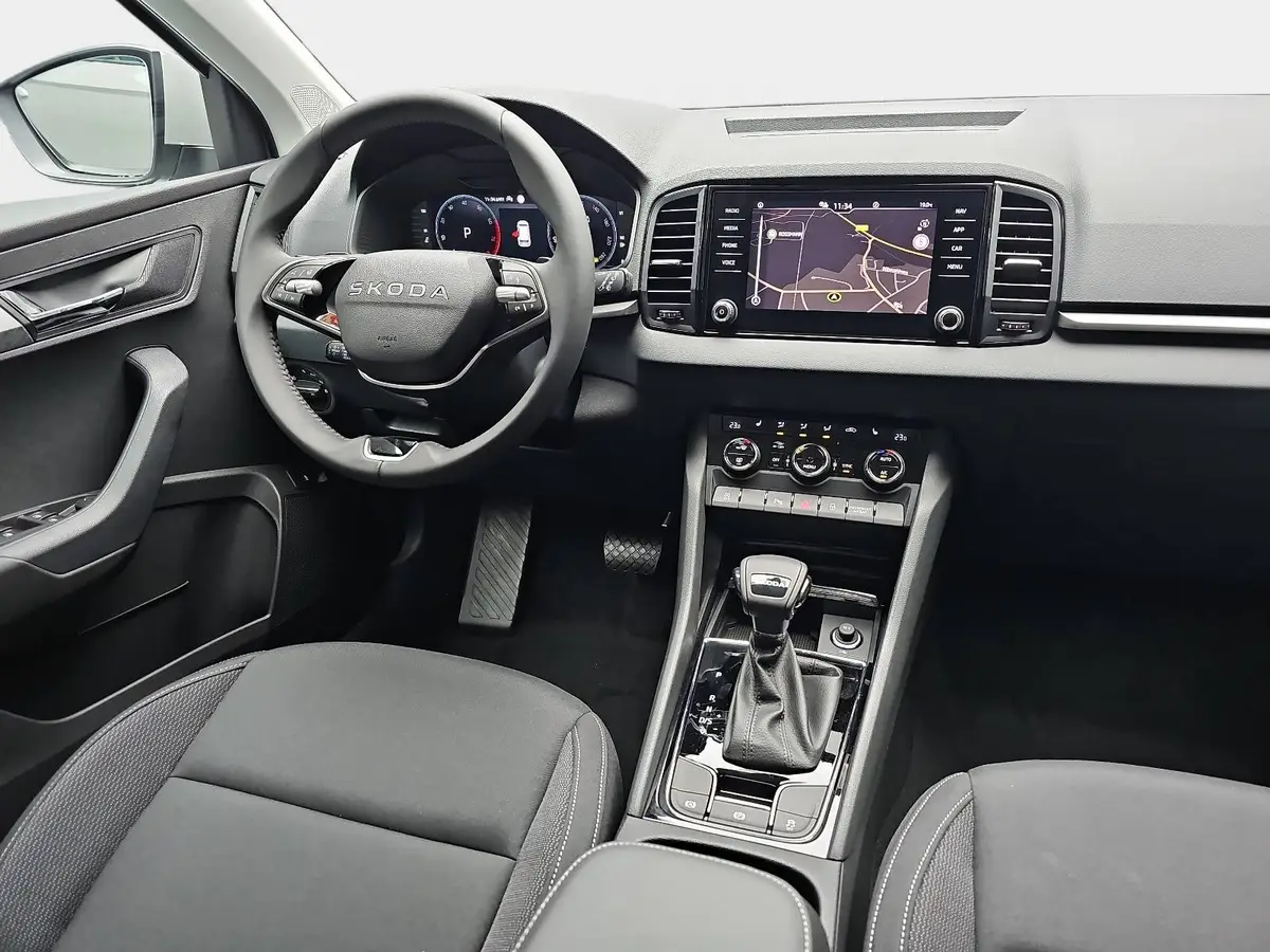 SKODA KAROQ 1.5 TSI DSG SELECTION NAVI LED ACC WINTER KAMERA A