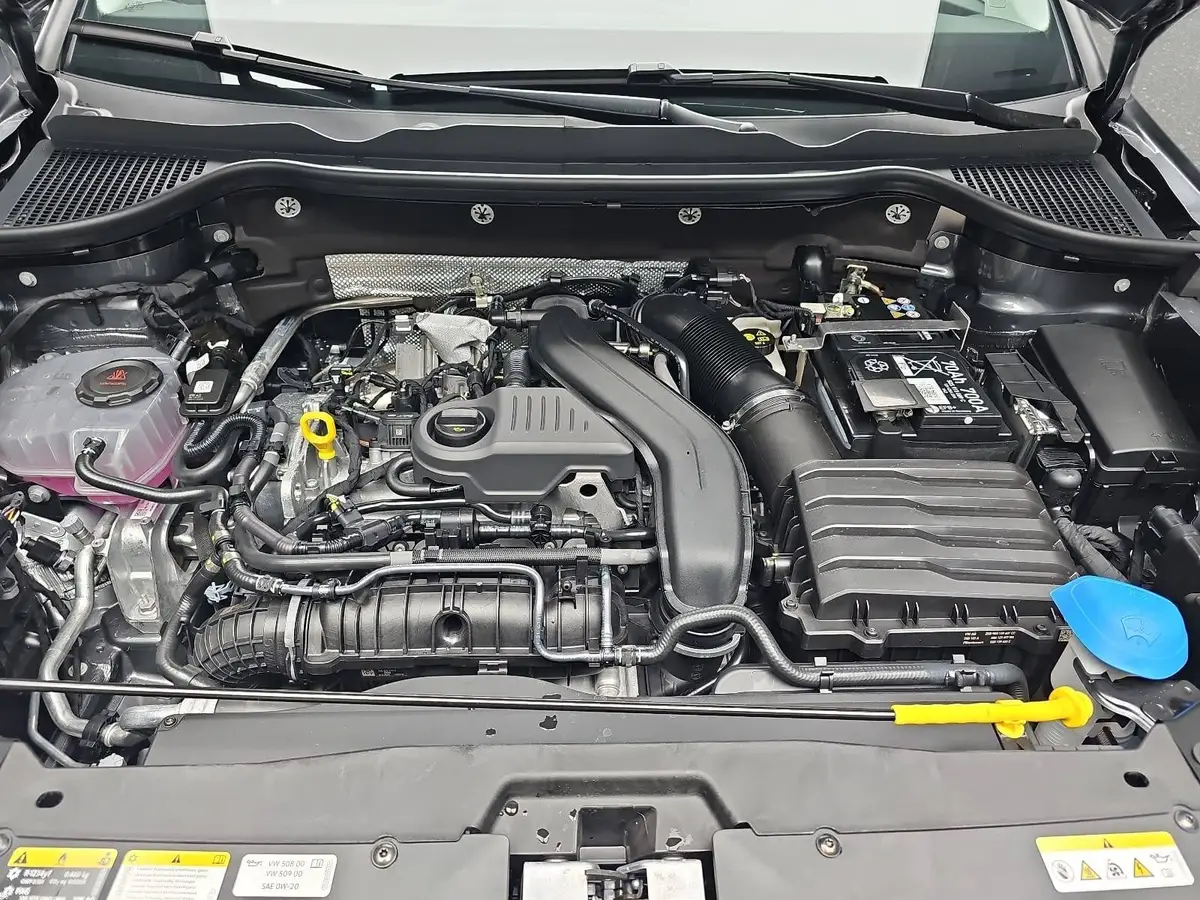 SKODA KAROQ 1.5 TSI DSG 130 JAHRE LED DAB SICHT WINTER EL.HECK