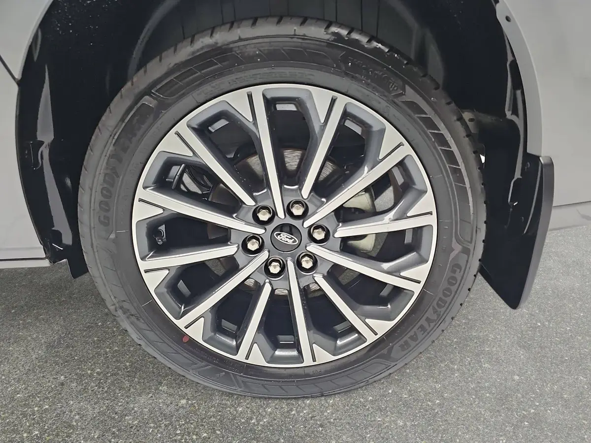 FORD TOURNEO CUSTOM 2.0 EB AUTO. L1 TITANIUM X