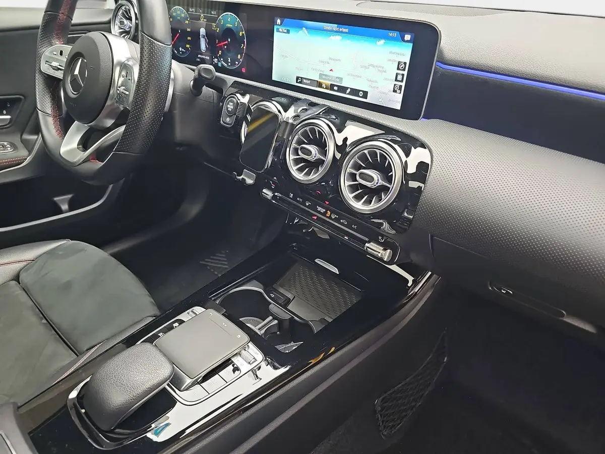 MERCEDES-BENZ A 220 DCT AMG LINE WINTER LED LM