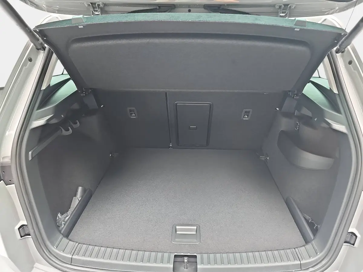 SKODA KAROQ 1.5 TSI DSG SELECTION NAVI LED ACC WINTER KAMERA A