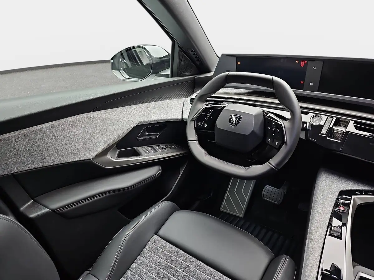 PEUGEOT 3008 1.2 HYBRID 145 E-DSC6 ALLURE LED DAB WINTER AHK LM