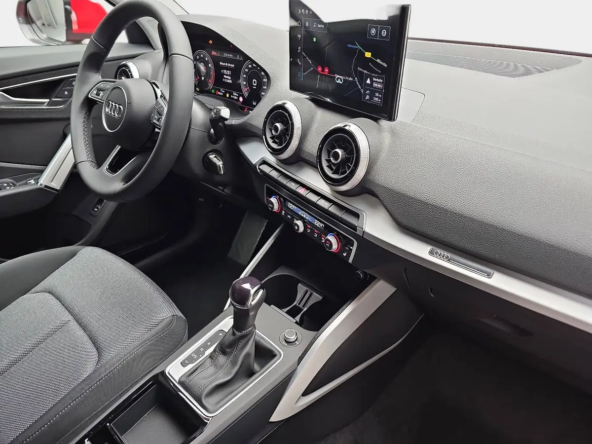 AUDI Q2 35 TFSI S-TRONIC S LINE NAVI LED ACC EL.HECKKL. WI