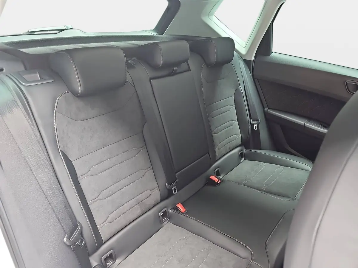 CUPRA ATECA 1.5 TSI DSG NAVI LED ACC PANO EL.HECKKLAPPE WINTER