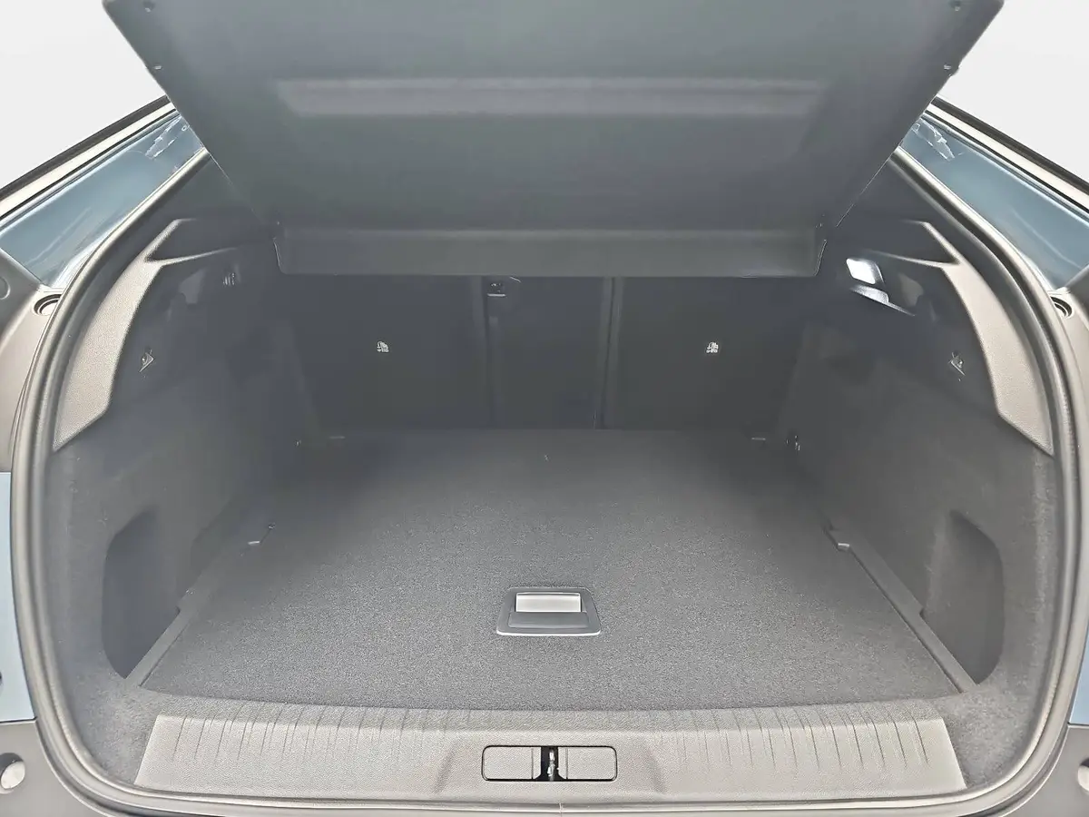 PEUGEOT 3008 1.2 HYBRID 145 E-DSC6 ALLURE LED WINTER AHK LM