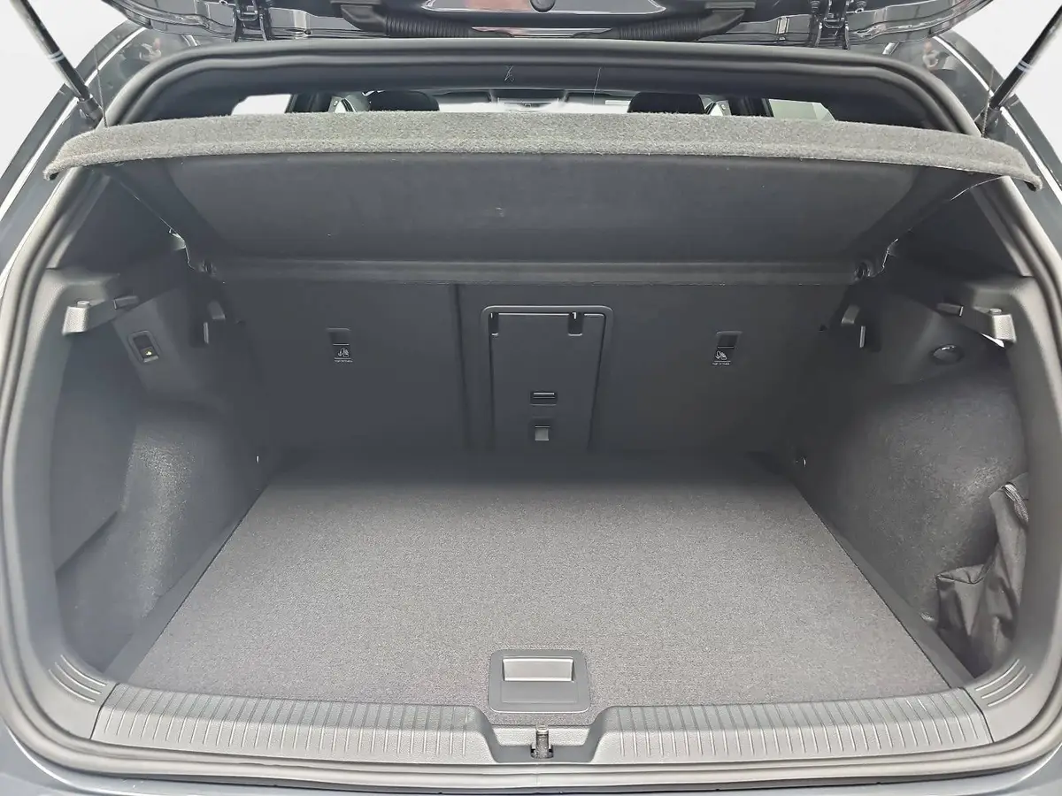 VW GOLF 1.5 ETSI DSG VIII R-LINE NAVI MATRIX-LED
