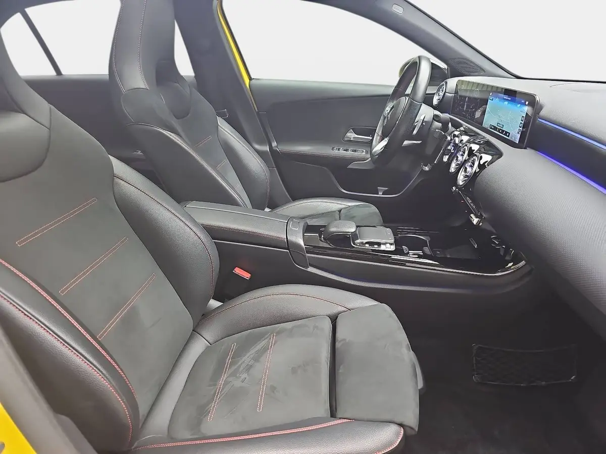 MERCEDES-BENZ A 220 DCT AMG LINE WINTER LED LM