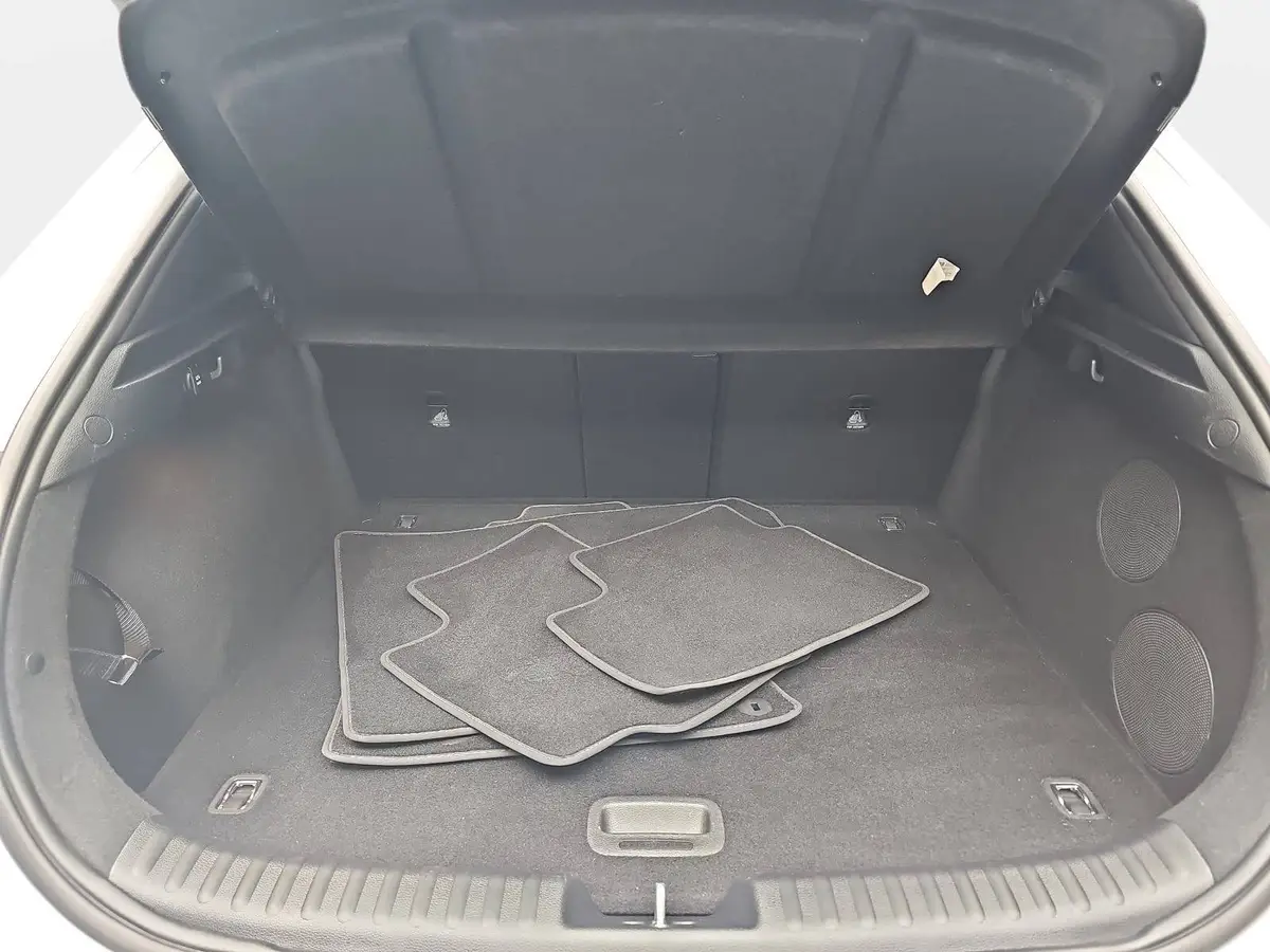 KIA XCEED 1.5 T-GDI DCT SPIRIT XCLUSIVE LED GRA WINTER AHK