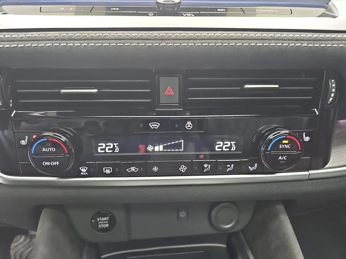 NISSAN QASHQAI 1.3 DIG-T MHEV AUTO. TEKNA PREMIUM PAKET