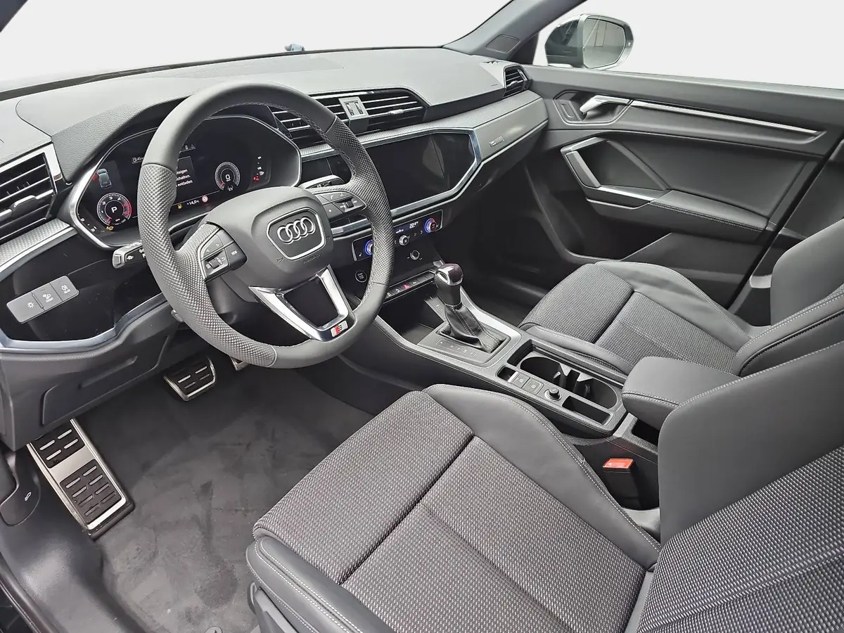 AUDI Q3 35 TDI S-TRONIC S LINE NAVI LED PANO ACC BLACK+ KA