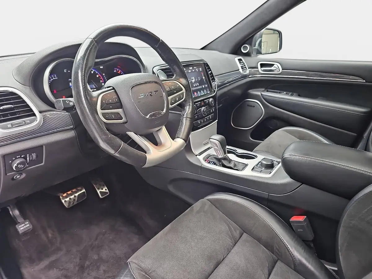 JEEP GRAND CHEROKEE 6.4 AUTO. SRT AWD NAVI SOUND WINTER PANO AHK LM20