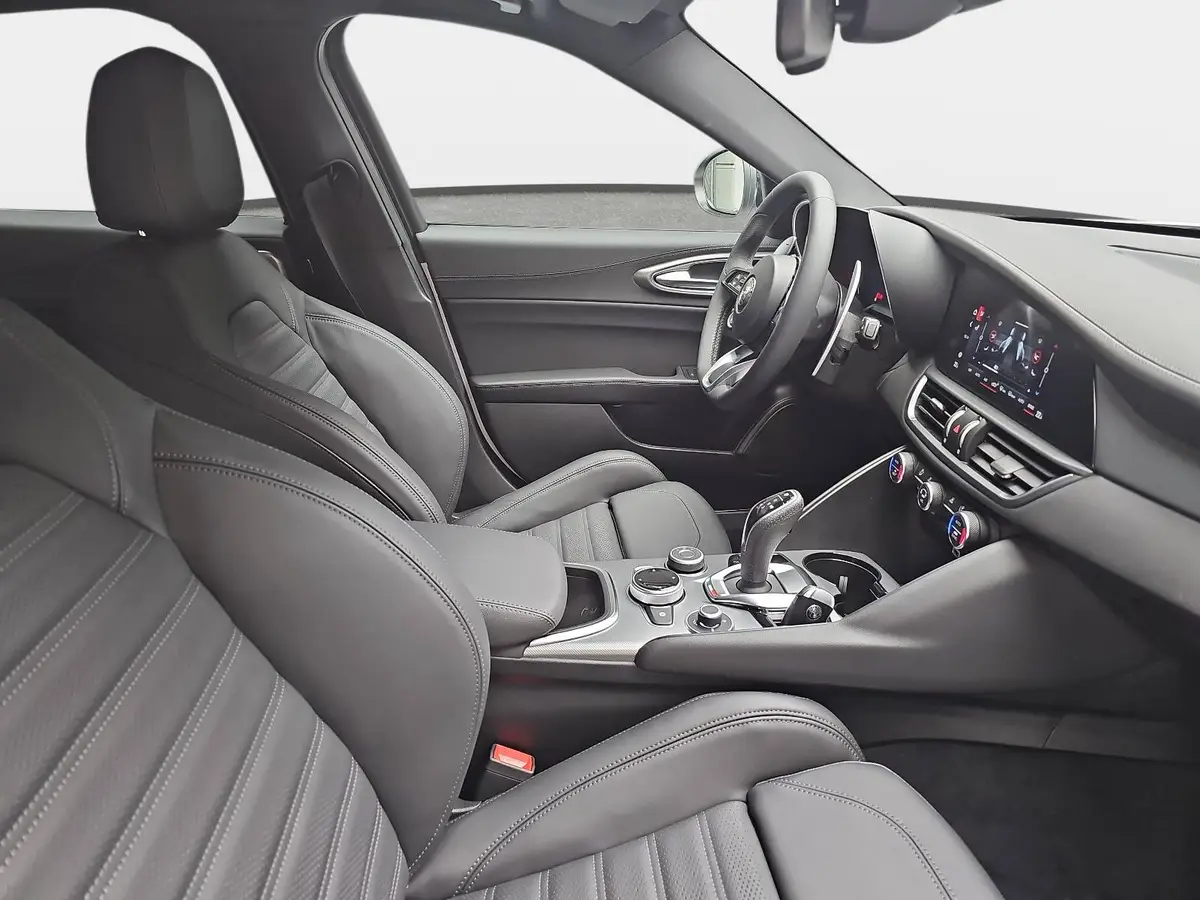 ALFA ROMEO GIULIA 2.0 TURBO 16V Q4 VELOCE PANORAMA TECHNOLOGIE PAKET PREMIUM AUDIO